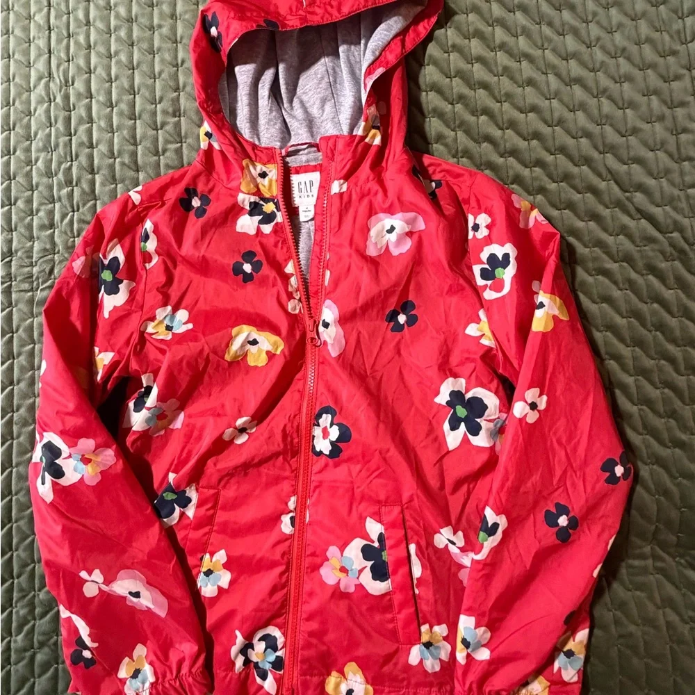 Gap Kids Floral Windbreaker with hood red‎ with flowers size XL